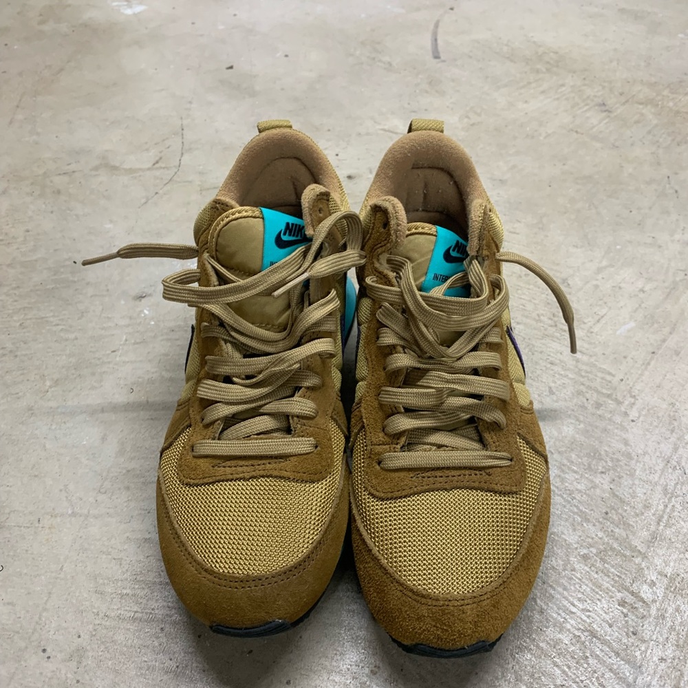 Nike Internationalist Mid